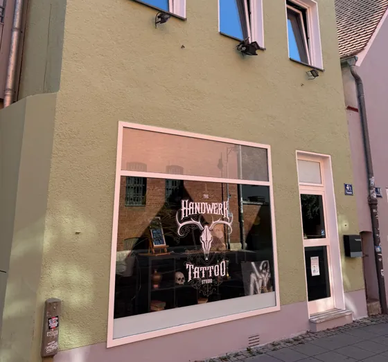Eingang von The Handwerk Arthouse in der Proviantstraße Ingolstadt
